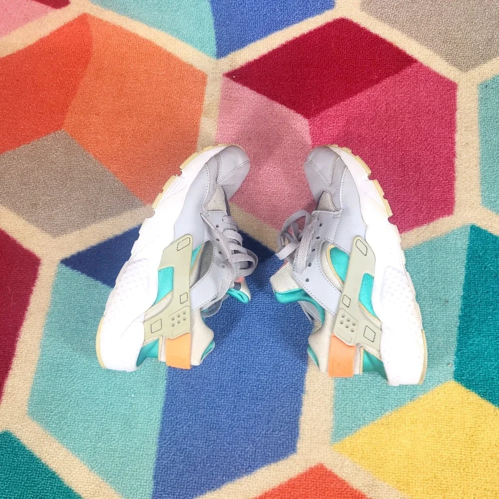 Nike Air Huarache Run Boys Size 6Y Gray‎ Green Athletic Running Shoes Sneakers